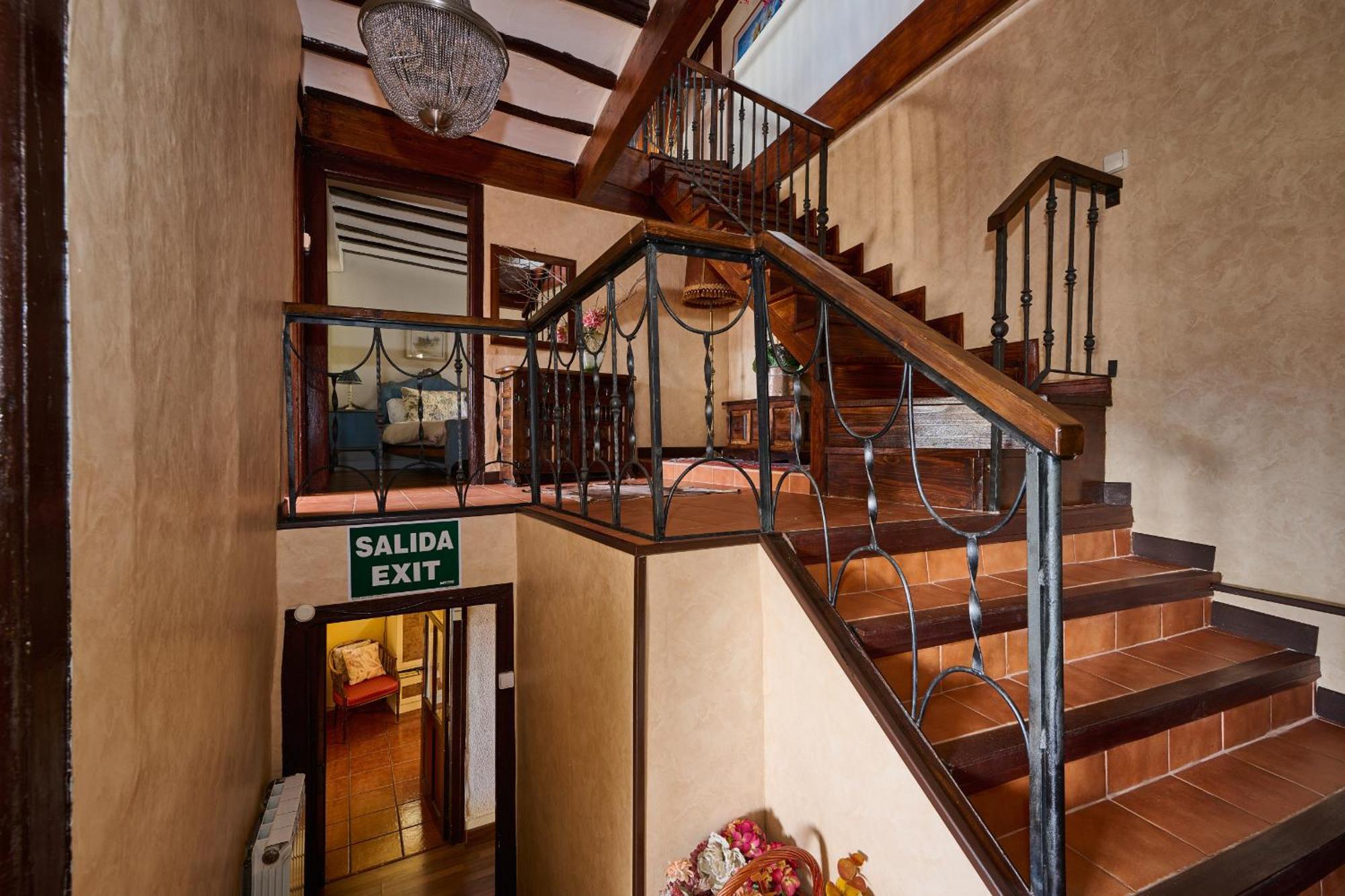 Villa Historic Haven By Fidalsa Labastida Exterior foto