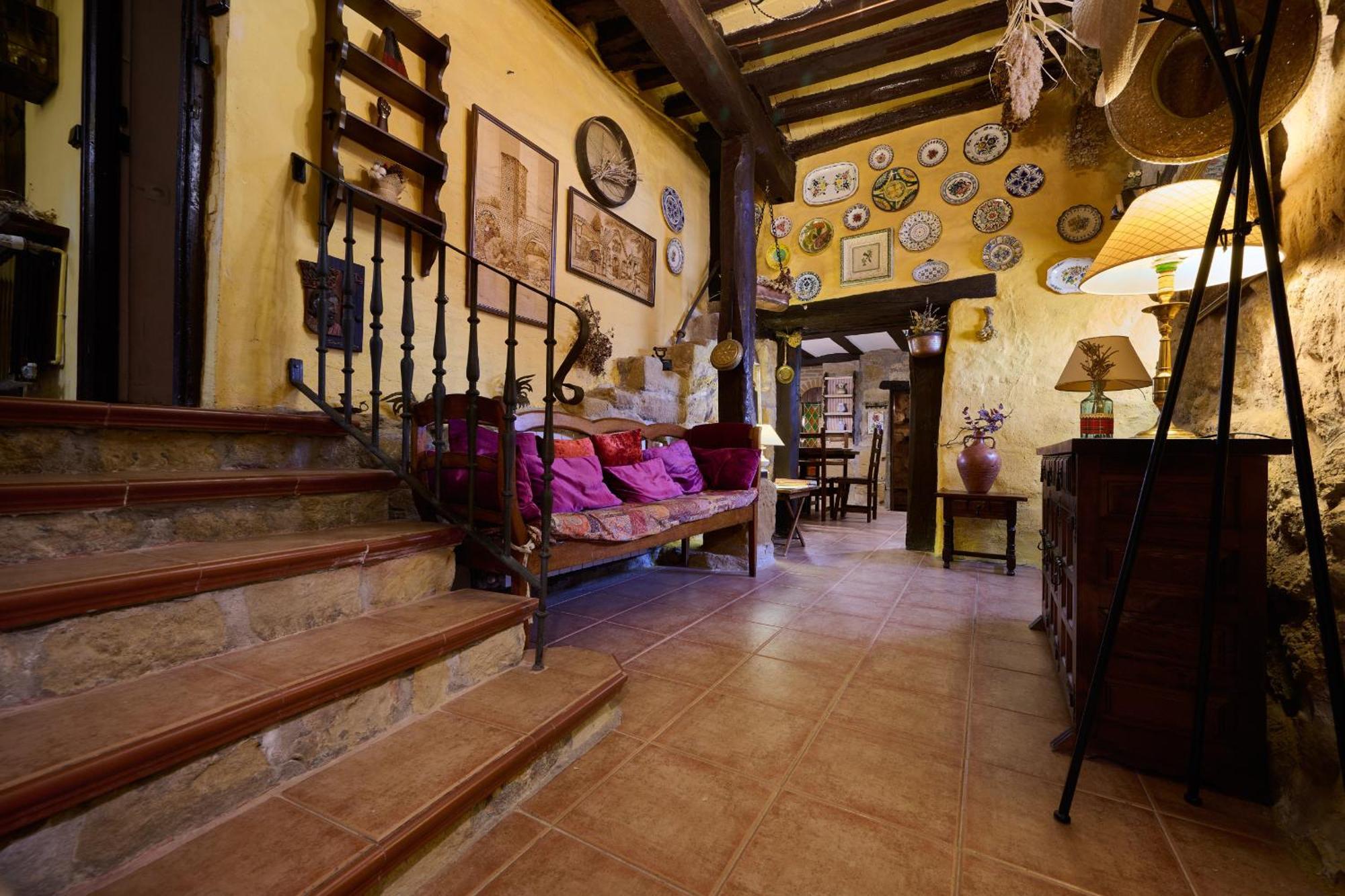 Villa Historic Haven By Fidalsa Labastida Exterior foto